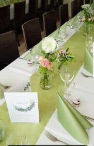 Vlies Tischläufer grün 30cm Hochzeit -
